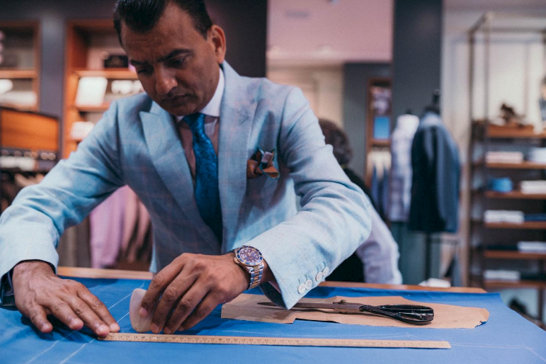 The Art of Bespoke Tailoring: A Journey into Customised Elegance - Apsley  Tailors