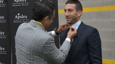 Photos of Arshad Mahmood with West Ham Team Palyer