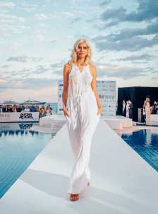 The iconic Amber Lounge poolside catwalk dressed