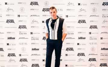 Exhilarating entertainment at Amber Lounge 2015