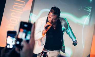 Live performances by soul-pop superstar John Newman