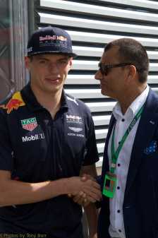 Arshad met team members