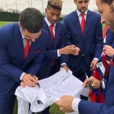  signed a new partnership deal