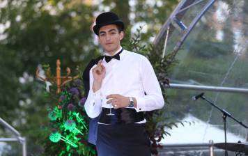 A golf stimulator, casino